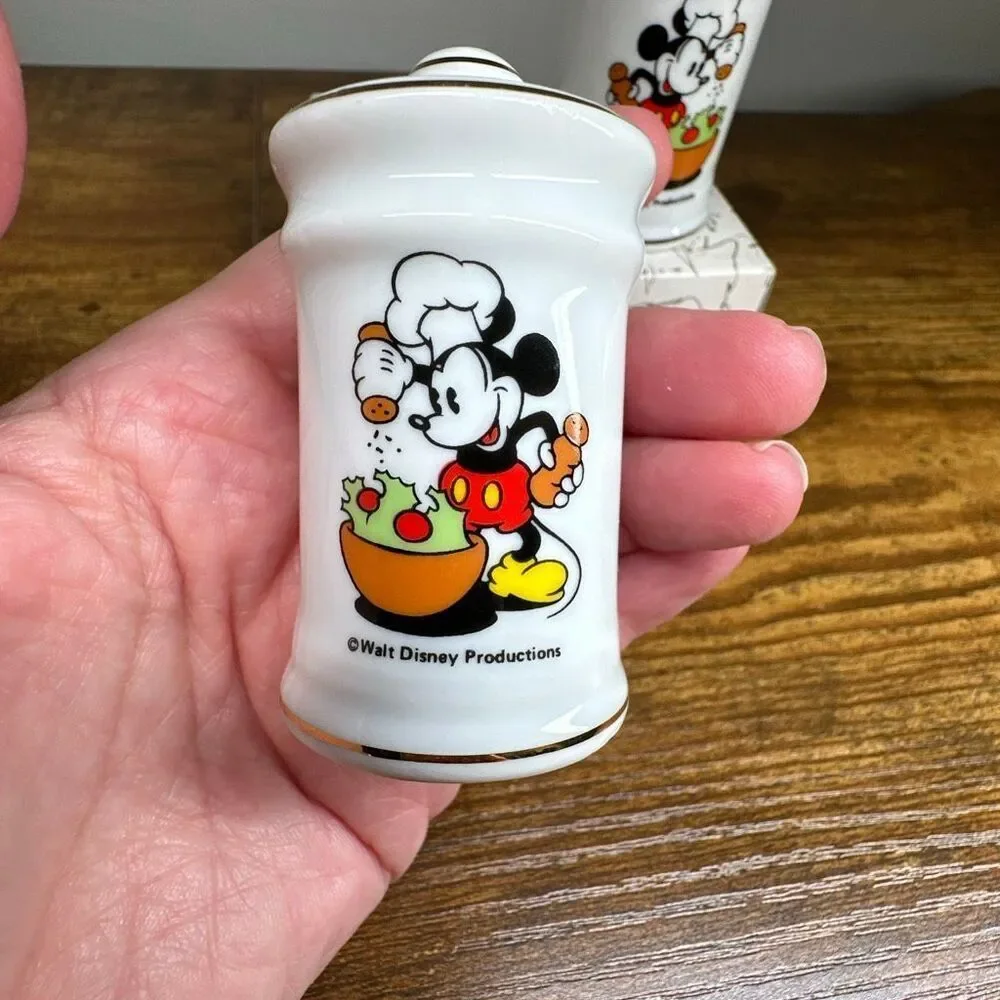 Vintage Disney Salt and Pepper‎ Shaker Set Chef Mickey Mouse Japan